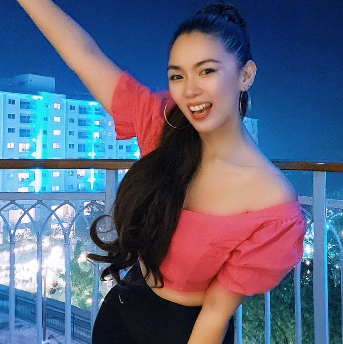 Jedahzzling's tweet photo. 4/4
She's been through hell and back. But it's her beauty that sets her apart... She is a woman who wore her battle scars as her best attire and a stunning dress made of hellfire.
#NYEcelebration #2023NewYear https://t.co/CetkFocQ4D