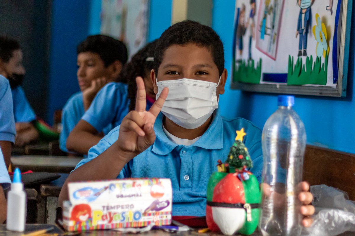 ¡El futuro está presente!

El aprendizaje, la creación y la expresión tienen su lugar. Mejoramos la infraestructura de las escuelas y abrimos una puerta a la esperanza.

¡Con las Bricomiles avanzamos y no nos detendremos!
#BoliviaHaceJusticia