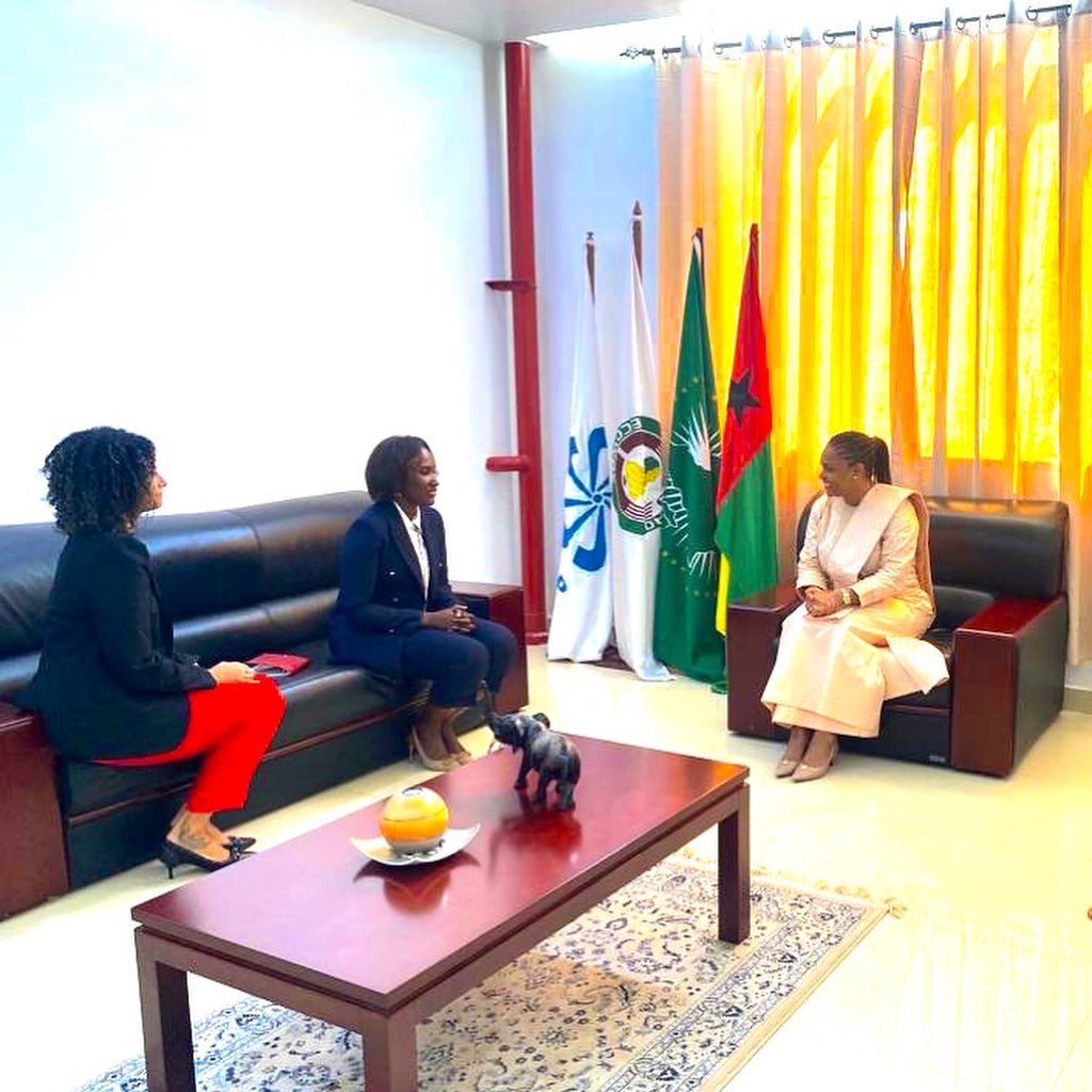 NelmaPFernandes's tweet photo. Audiência com a Sra. Ministra de Estado, dos Negócios Estrangeiros, Cooperação Internacional e das Comunidades Suzi Barbosa, no âmbito da Presidência da Confederação Empresarial da CPLP.  

 “juntos somos mais fortes e fazemos o mundo avançar”

🇦🇴🇧🇷🇨🇻🇬🇼🇬🇶🇲🇿🇵🇹🇸🇹🇹🇱

#cecplp #cplp https://t.co/VpTYfMVNpE