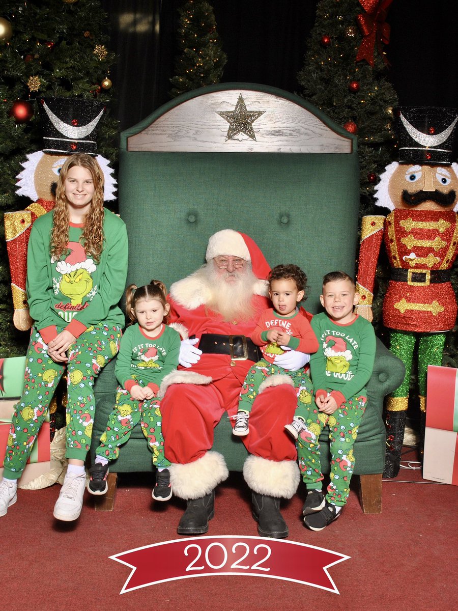 JMommie214's tweet photo. @pulte This would be a blessing for me and my kids. I would be forever grateful 🥹 Cash App $MGrossmann86 picture of my my kids so we don’t get lost https://t.co/a9sKwvG5SP