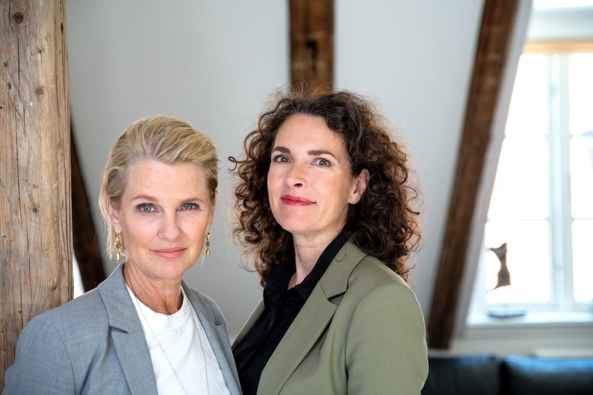 XCO12's tweet photo. 🇩🇰🍾🇩🇰 X+CO FEJRER 10 ÅRS FØDSELSDAG
Tak til alle vores kunder, bofæller gennem årene, kolleger og samarbejdspartnere. Vi er klar til 2023, 2024, 2025, 2026 ...... 

#xco #ledelse #lederudvikling #coaching #pilenpegerpådig https://t.co/c3UFttnoSL