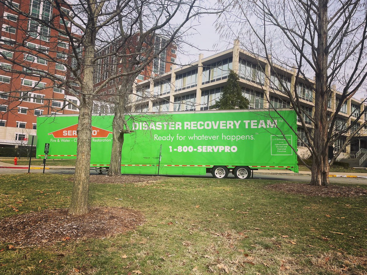 servprolexky's tweet photo. Our #SERVPRO crews are here for you, no matter if the job is big or small. #largeloss #alwaysheretohelp #nojobistoobigortoosmall https://t.co/bVManh04J4