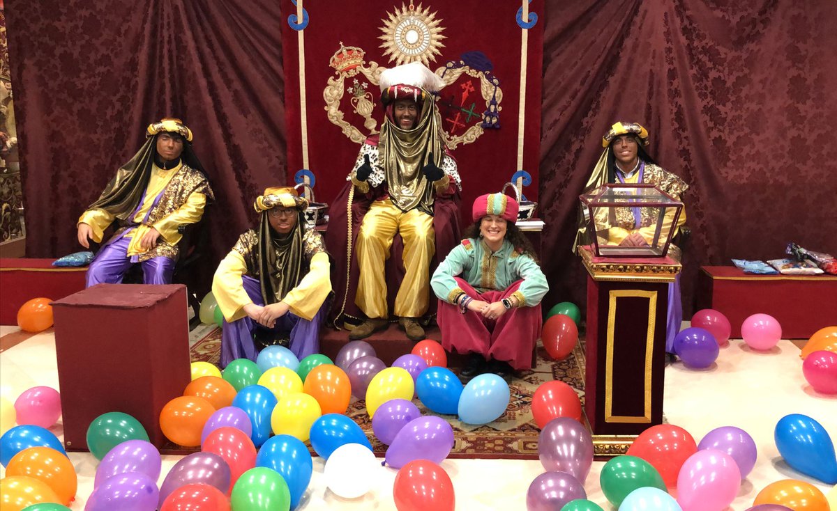 🟣 Un año más, el Cartero Real quiso visitar nuestra Casa Hermandad y recibir las cartas de nuestros hermanos más pequeños para hacerle entrega a los Reyes Magos.

¡Ojalá todos vuestros deseos se os cumplan!

#SanBenito23 #TDScofrade