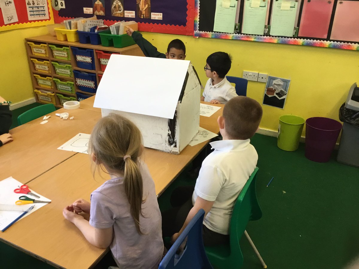G_M_P_SClass2RM's tweet photo. This morning we have been launching our Tudors topic by making Tudor houses! https://t.co/5UHtmlkTFb