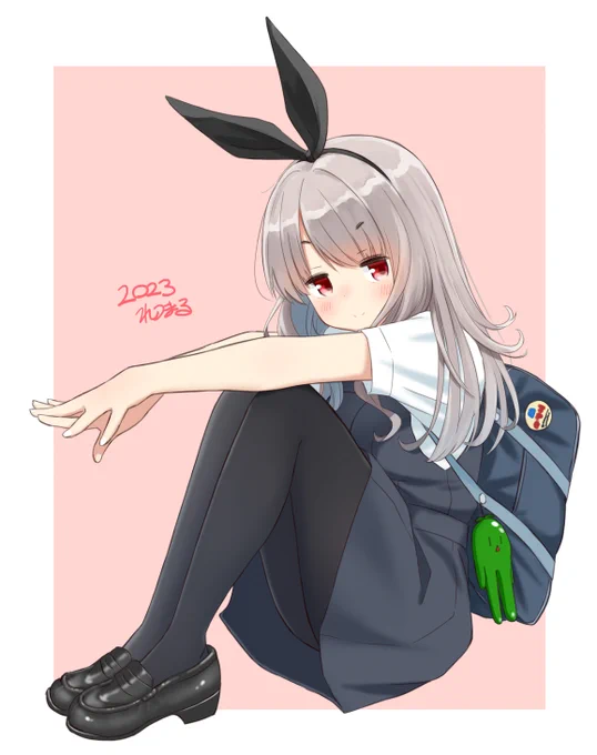 もう三が日過ぎちゃったけど、改めまして明けましておめでとうございます。卯年なので制服バニー。( 