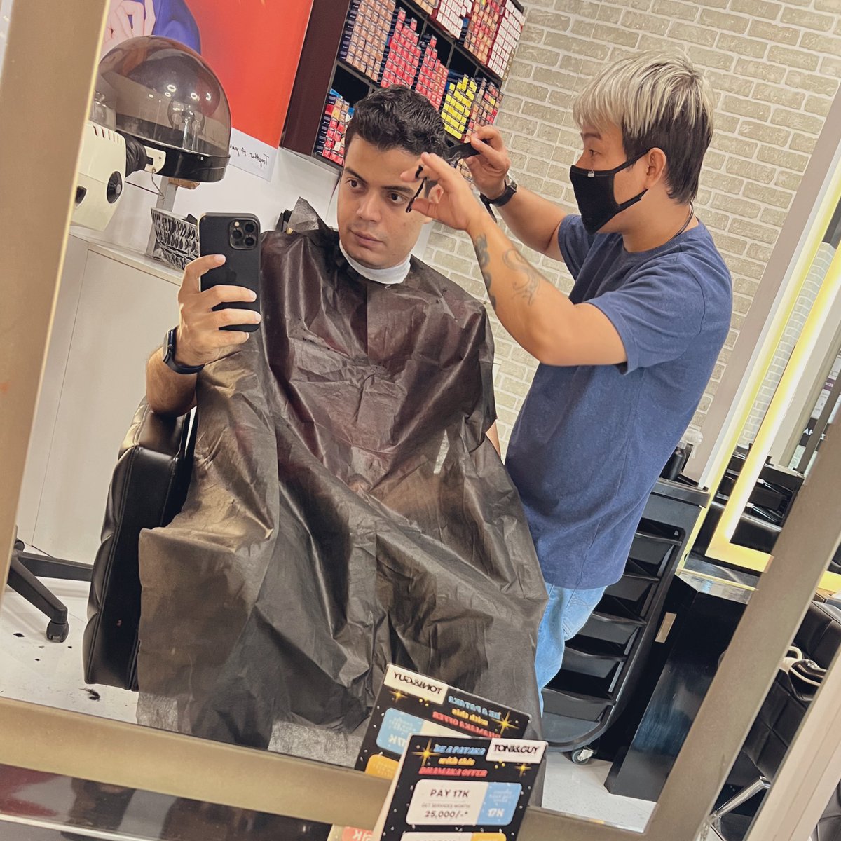 tanaypratap's tweet photo. Peak productivity unlocked today. Took meeting while getting a haircut. 

The staff were the sweetest to stop music while I took the meeting.

Startups are not for everyone. The only time you get when you’re not working is while you’re sleeping. https://t.co/RnPXQq8gXP