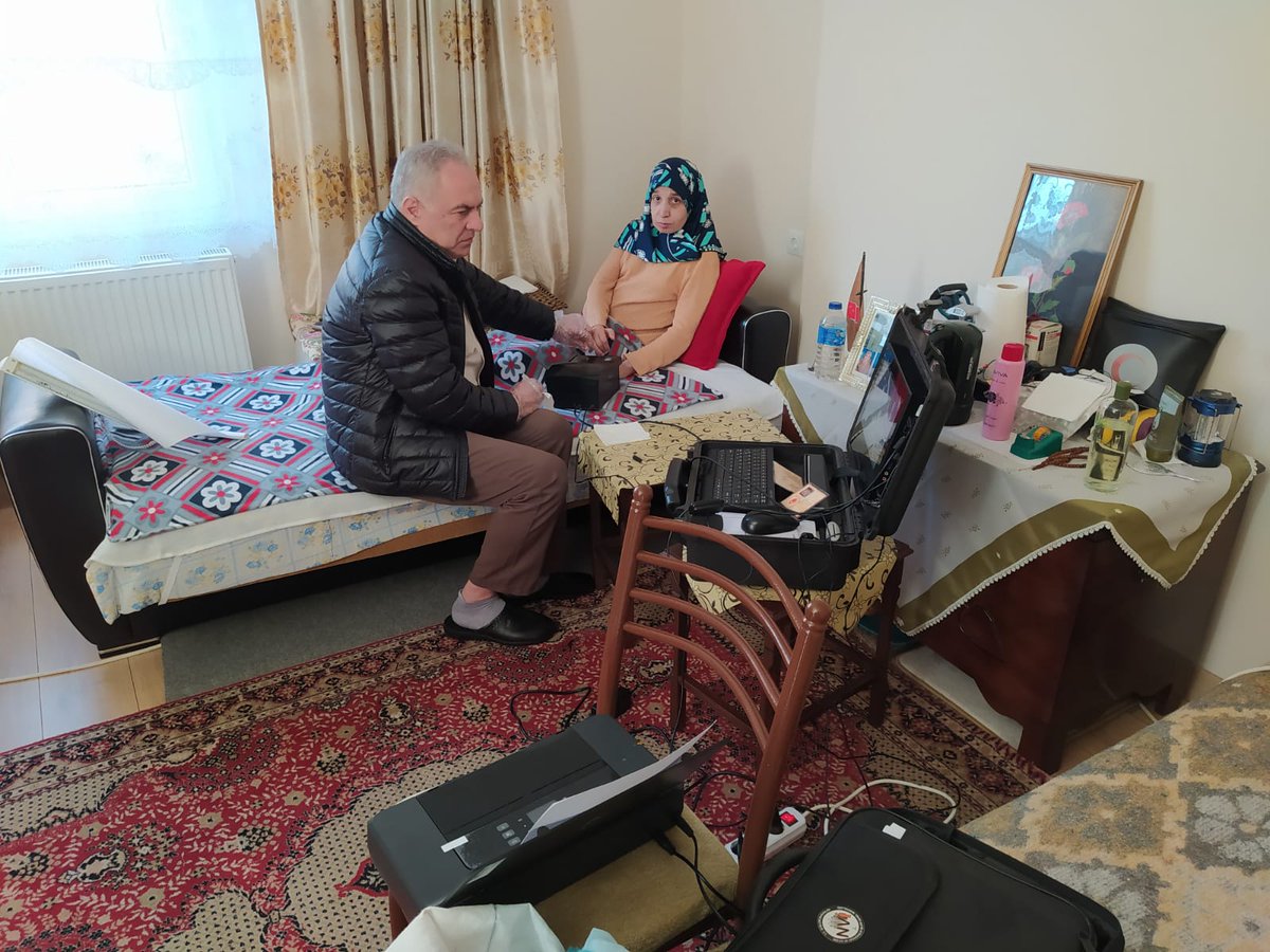 Hastalığı nedeni ile Türkiye Cumhuriyeti  Kimlik Kartı başvurusu  için müdürlüğümüze gelmeyen vatandaşlarımızın başvurusunu ikametinde aldık.  2023 yılına dua ile başladık. #HayatınızınHerAnında 
<a href="/fatsakaymakam/">fatsakaymakamlığı</a> 
<a href="/YusufMRCN2/">Yusuf Mercan</a> 
<a href="/tuncaysonel/">Tuncay Sonel</a>
<a href="/orduvaliligi/">Ordu Valiliği</a> 
<a href="/sefikaygol/">Şefik AYGÖL</a> 
<a href="/TCNufus/">Nüfus ve Vatandaşlık İşleri Genel Müdürlüğü</a>