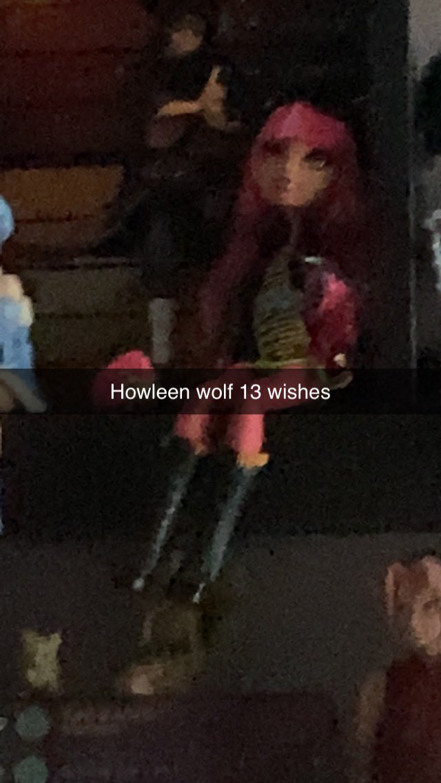 LifeIsACarousel's tweet image. So i have my backup acct now and i decided i was gonna show people which dolls i got since my birthday 

@Lucky_L0v3_ says shes scared of them but shes dum

#monsterhigh #MonsterHighG3 #bratz #everafterhigh