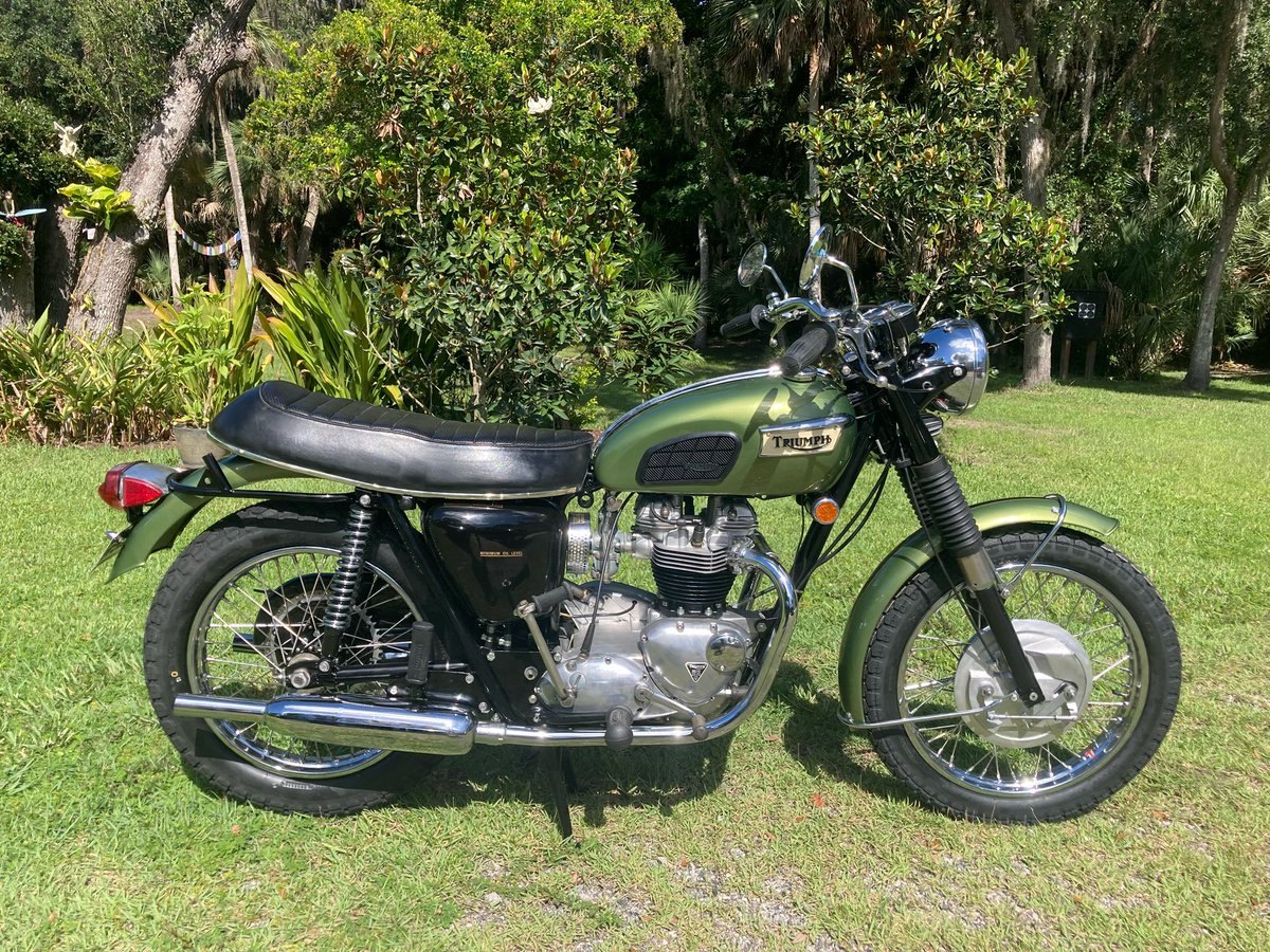 chopdocs's tweet image. One of my customers resto jobs that had to match the paint for  spring gold and lay out oem black stripes @TrulersSaveTime