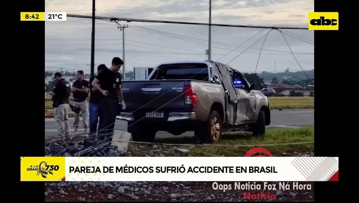 ABCCardinal's tweet photo. "Ambos son pediatras. Lorena Delgadillo es jefa de la UTI de Pediatría. Viajaron para sus vacaciones y de acuerdo a datos que manejamos, se accidentaron en Foz de Iguazú y su hija de 10 años falleció. Su otro hijo está internado", Dr. Hassel Jimmy Jiménez, sobre accidente. #730AM https://t.co/kL5LfLRvMb