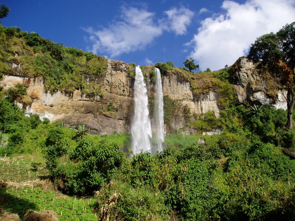 ElsieAttafuah's tweet photo. The falls of #Murchison #Itanda #Sipi and more, displaying mother natureโs true power, and providing water for millions downstream. https://t.co/aZUOrzZQN3