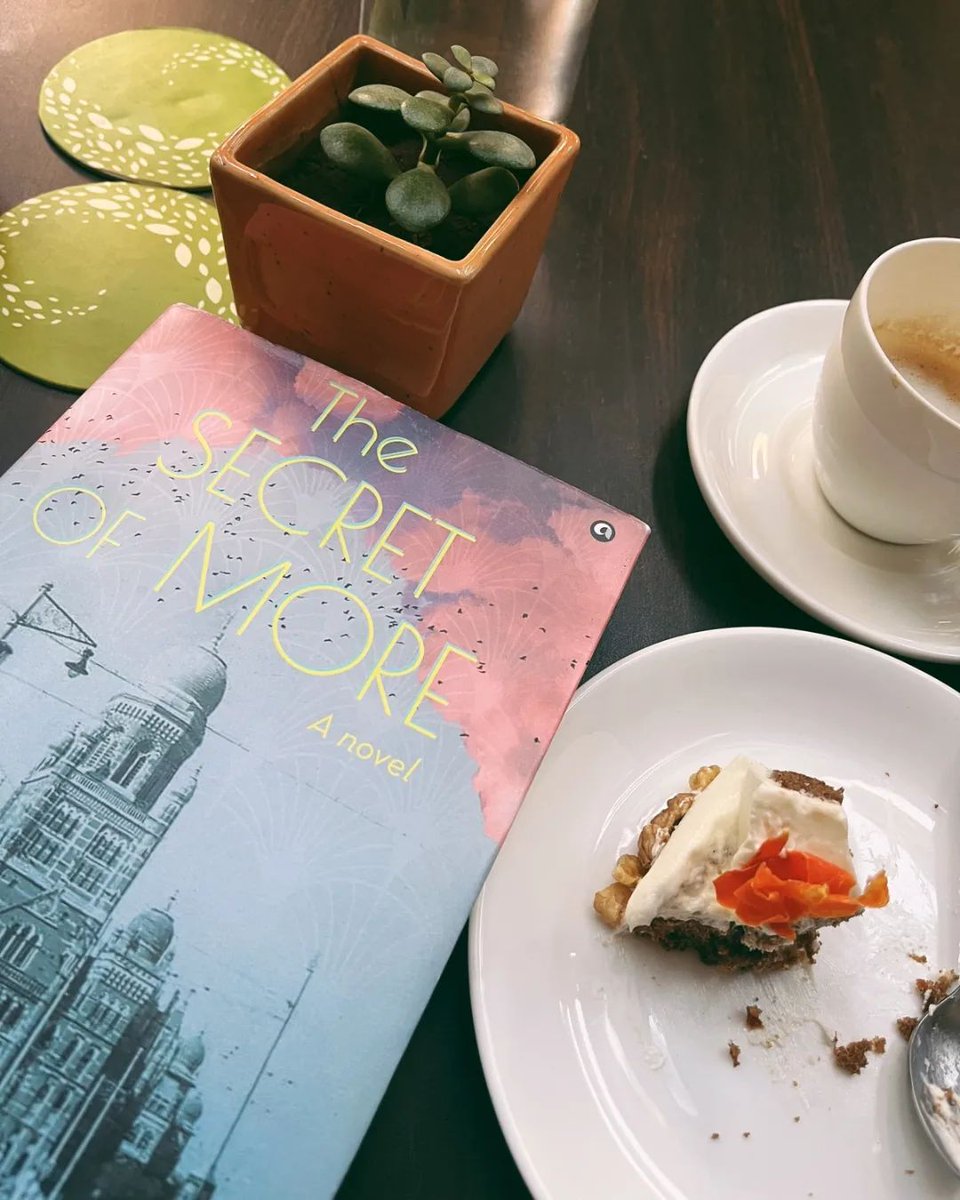 Here is a picture of my novel living its life as intended by the author - among coffee and cake and in the possession of an avid reader. In this case, @sleepybyday Arun Kale, editor of @ishelterskelter
 Thanks Arun, for this photo 🙂
amzn.to/3QeVV8t
@AlephBookCo