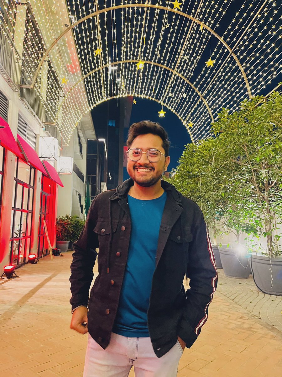 mukulkumar8080's tweet photo. Look how happy we were at the last day of the year❣️
Hope we stay the same❤️ https://t.co/sKfxH9yINt