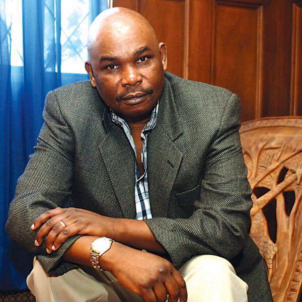 Tuko_co_ke's tweet image. If you are given a chance to choose a political and legal advisor, which of these two would be your choice? 

Retweet 🔁 for Ahmednasir Abdullahi or Like ❤️ for Makau Mutua.

#tukonews #Kenya #wednesday