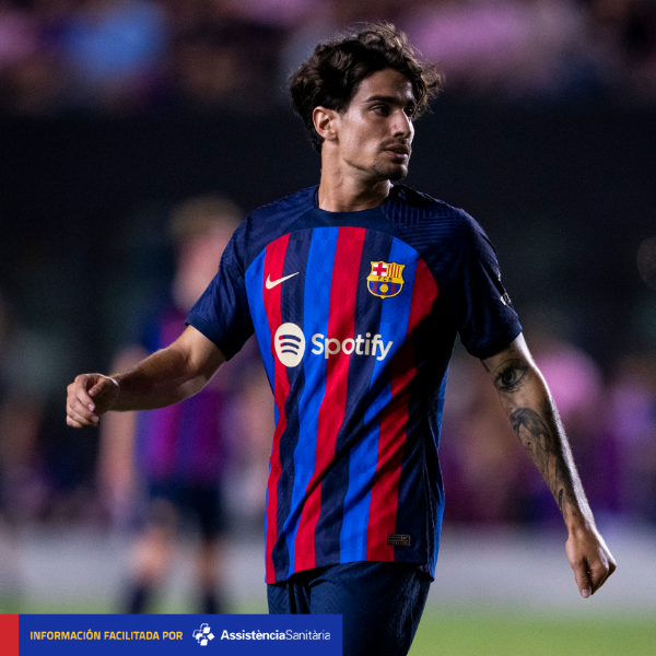 FCBarcelona_es's tweet photo. ❗ COMUNICADO MÉDICO

El jugador Álex Collado tiene una desinserción proximal del aductor derecho. El tratamiento y seguimiento del futbolista estará coordinado conjuntamente por los servicios médicos del Elche CF y el FC Barcelona. Su evolución marcará su disponibilidad https://t.co/21udQUbddq