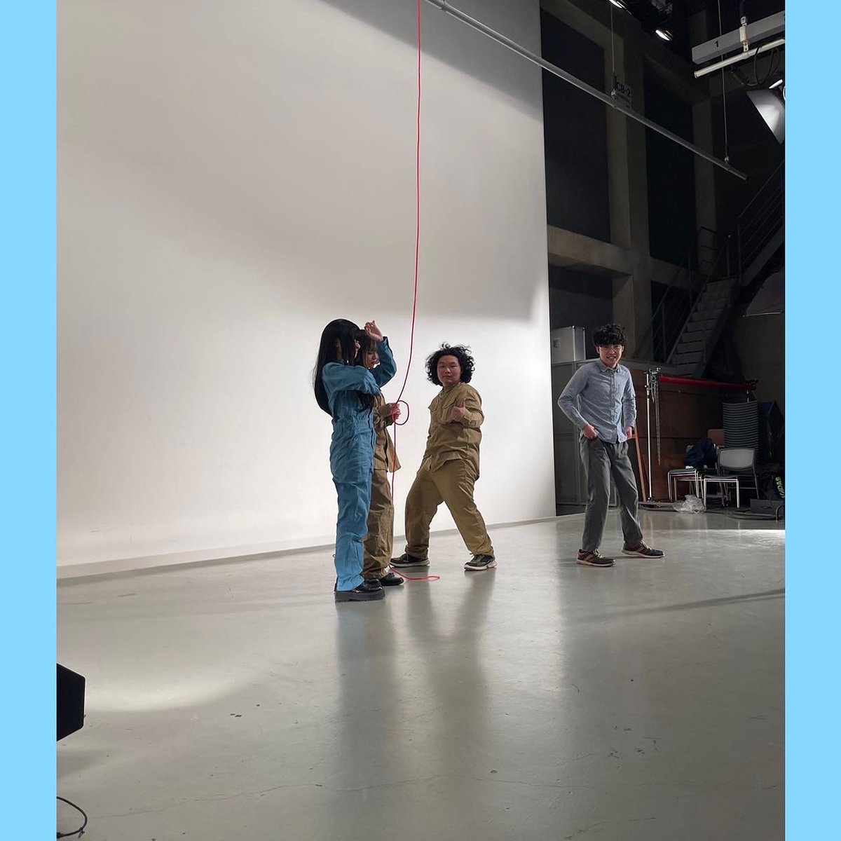 linen_studio0's tweet photo. どうも皆様初めてまして、デザイン担当のハヤシです!
昨日解禁になったフライヤーを制作させてもらいました!
このフライヤーはテーマである線をモチーフに代表のミシロと一緒に考えながら制作しました。
沢山の方にこの舞台を見て頂きたいなと思います!
#design
#舞台
#演劇
#劇団
#StudioLinen https://t.co/KqNOJzRHXw