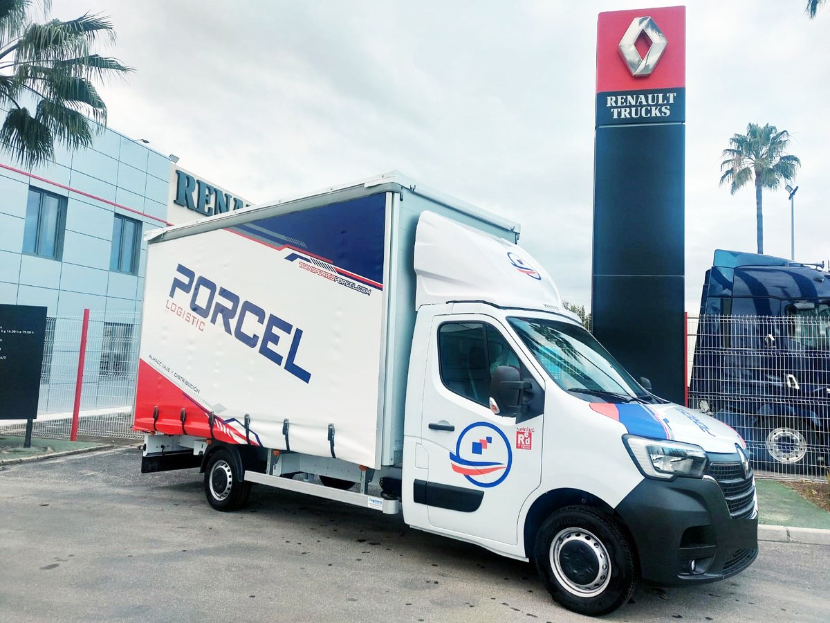 VEINLUC's tweet photo. 👉 🅽🆄🅴🆅🅰 🅴🅽🆃🆁🅴🅶🅰👈
🔵🔴Transportes y mudanzas Porcel🔴🔵 amplía flota con esta #Renault #Master #fwd #3t5 #150cv 🚛
➡️Carrozado por Chapistería V.I. con #Carrocería #Tauliner 🛠
‼️ Gracias por tu confianza en @RenaultTrucksEs  y en nuestra casa #Veinluc 🤝 https://t.co/6atAW3FIN9