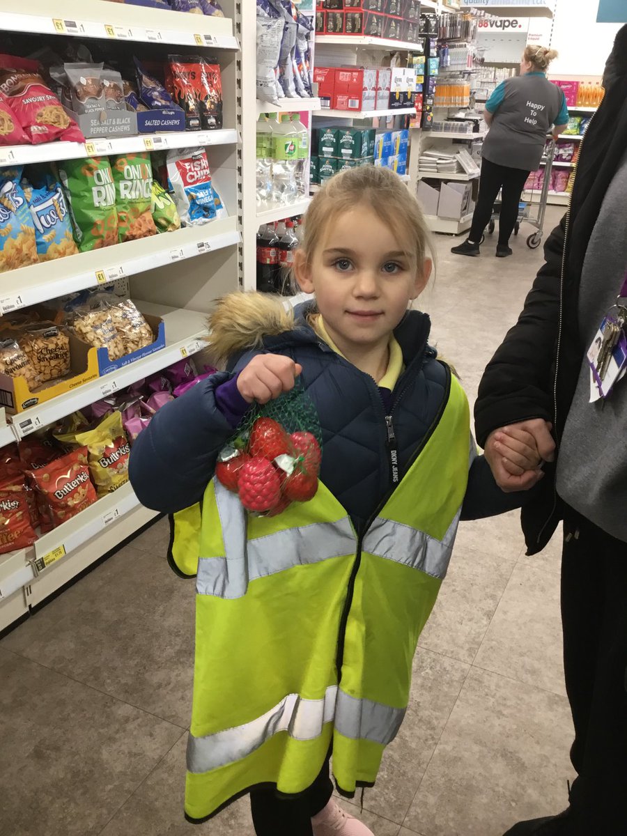 ReachPrimary's tweet image. Experiential learning #makinglists #addingandcounting #lifeskills