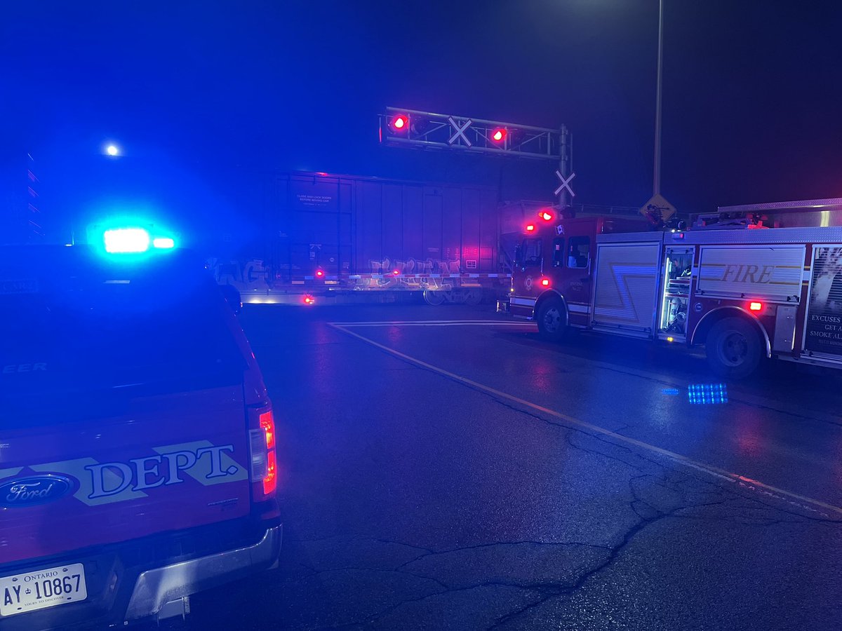 LdnOntFire's tweet photo. Active Incident - crews on scene of a serious incident involving a train and pedestrian in and around York and Maitland. Train is stopped and has multiple rail crossings blocked. Expect delays. @lpsmediaoffice @CityofLdnOnt #ldnont @MLPS911 https://t.co/Sr1n8fkrYq