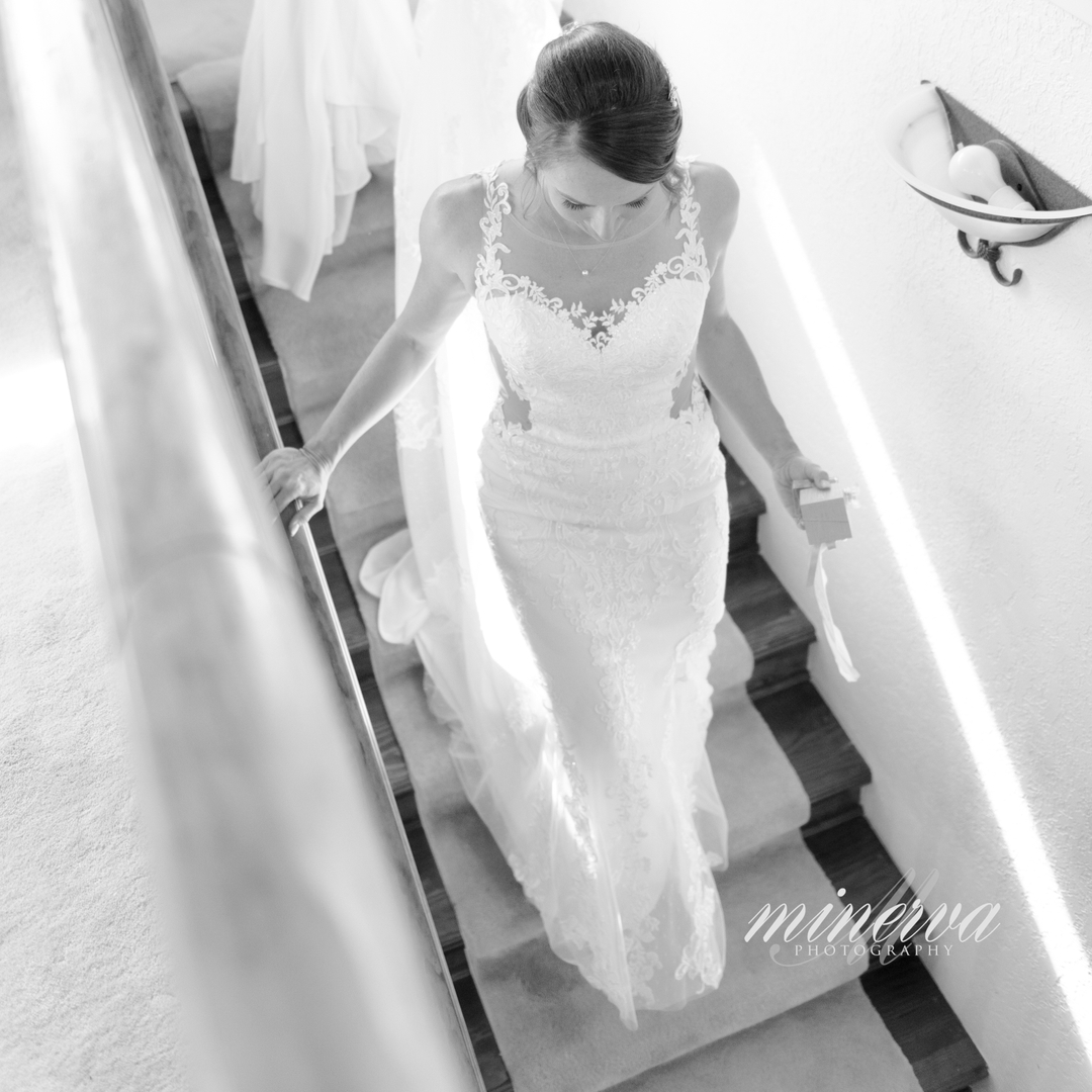 MinervaPhoto's tweet image. I love a good B&amp;amp;W moment.
.
Photographer: @minervaphotography | Venue: @cypresscreekfarmhouse | Caterer: @premiereventsorlando | Cake: @sweetmissvs | Florist: @cdcfloral | Makeup &amp;amp; Hair (Bride): @aboutfacedesignteam | Makeup &amp;amp; Hair (Bridesmaids): @hairontherun | DJ: DJ Mingle Mix