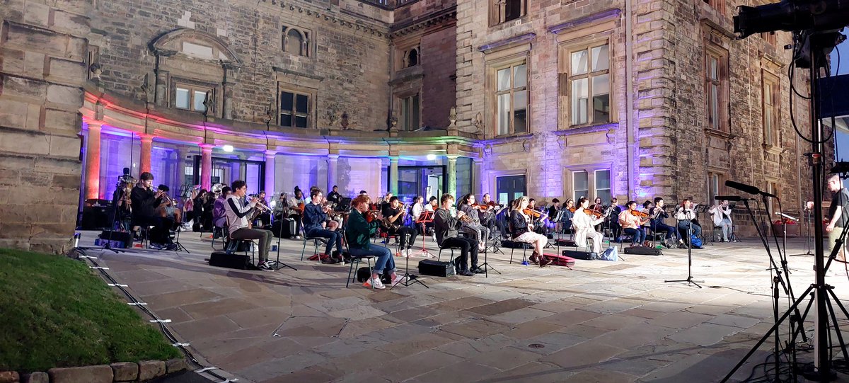 Do you believe in the power of music? We want to hear from you!  

Share your thoughts on the future of Music Hubs by midday 15 January. Complete the survey ⬇ 

buff.ly/3vA0HFl 

📷© Alex Martin/Aisha Iqbal