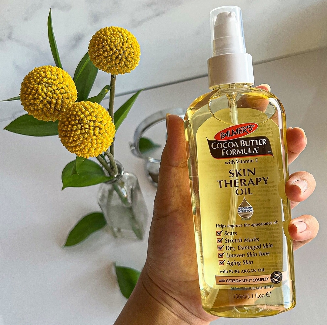 PalmersUK's tweet photo. Love the scent of sweet Cocoa Butter π«π? Grab our rich, rejuvenating Skin Therapy Oil today at @Sephorauk.
#palmers #skin #skintherapy #bodyoil #cocoabutter #cocoabutterformula #healthyskin #selfcare #skincare #skincareroutine #bodyoil #glowy #glowingskin https://t.co/JBe4zh0EA8