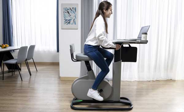 JulioMiravalls's tweet photo. Bitácora de ayer: Llega el #CES2023 y surgen novedades como la bicicleta estática con escritorio incorporado de @ES_Acer, para pedalear y teclear
https://t.co/Me6TAgH6Jy https://t.co/MdWZpResCp