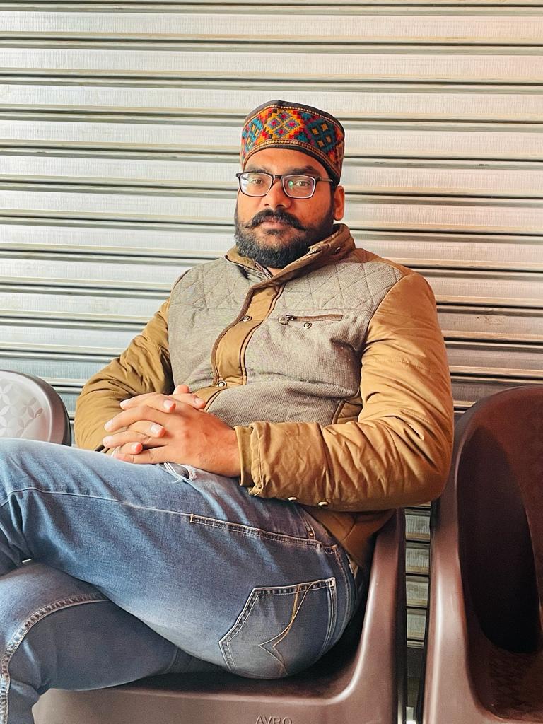 Pushpen37815710's tweet photo. चार दिन बाज़ आसमान में ना उड़े तो! 
कबूतर यह न समझे कि आसमान उसका है! https://t.co/qLN4GlVo1y