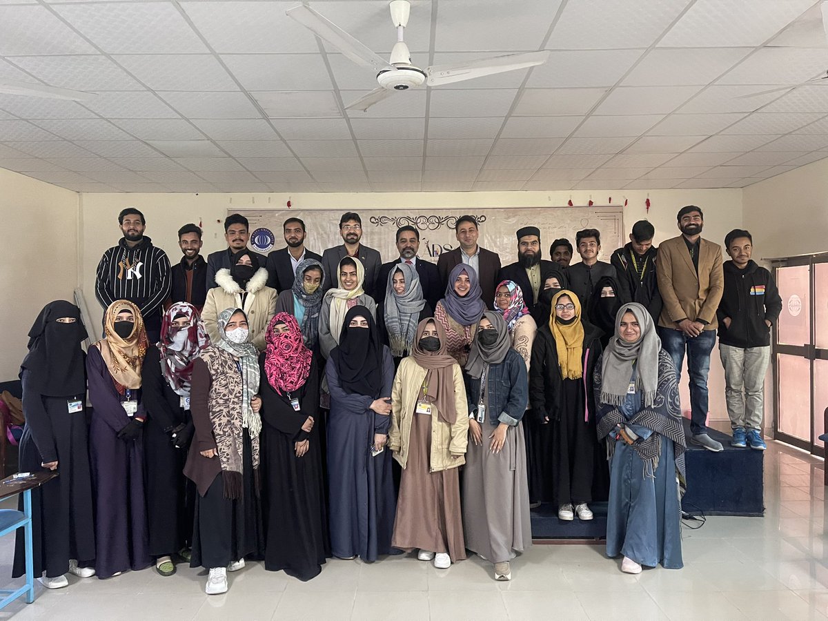 DrTMAwan's tweet photo. Conducted Chinese language test for the students or COMSATS University Islamabad - ATTOCK CAMPUS @Pakchina__yc @AmbNong @CUIofficial @CSC_CUI @CathayPak @SyedShamsulHas9 https://t.co/ex9bphXR8Y