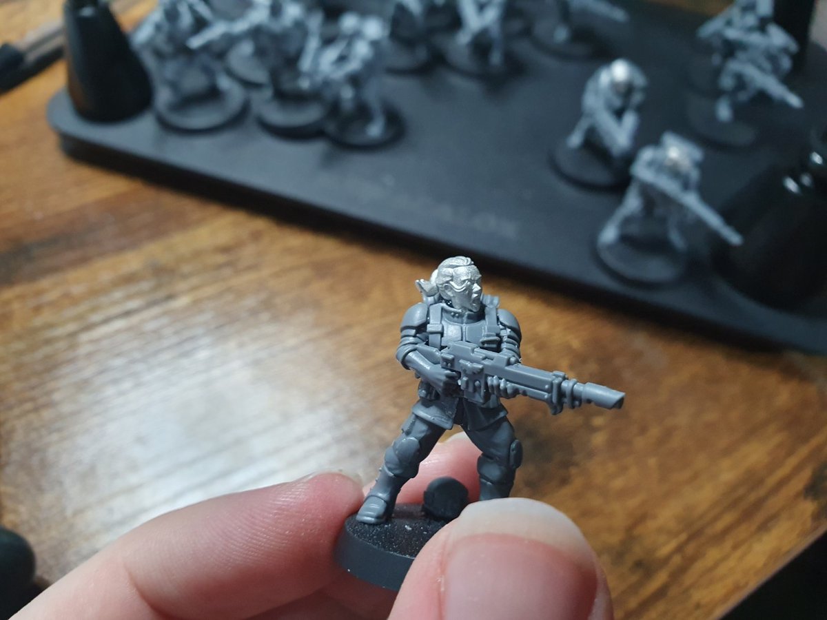 Bram_Paints's tweet photo. Having once again forgotten that twitter exists, here's 3 days (and NYE) of progress on the #hobbystreak thing for #wipwednesday. The bits of Cadia Stands that aren't artillery are now built, along with Severina Raine and half a hellhound #warhammercommunity #warhammer40k https://t.co/6sUa98IKtT