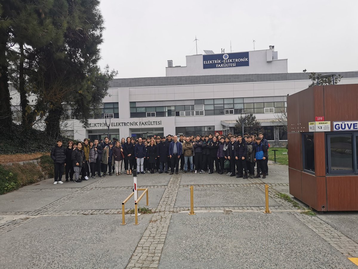 Hazırlık sınıflarımız Yıldız Teknik Üniversitesinin konuğu oldular. Birinci dönem 2. İngilizce sınavlarına Yabancı Diller MYO salonlarında girdiler. Üniversiteli olmanın heyecanını şimdiden yaşama fırsatı buldular. <a href="/YildizEdu/">Yıldız Teknik Üniversitesi</a>