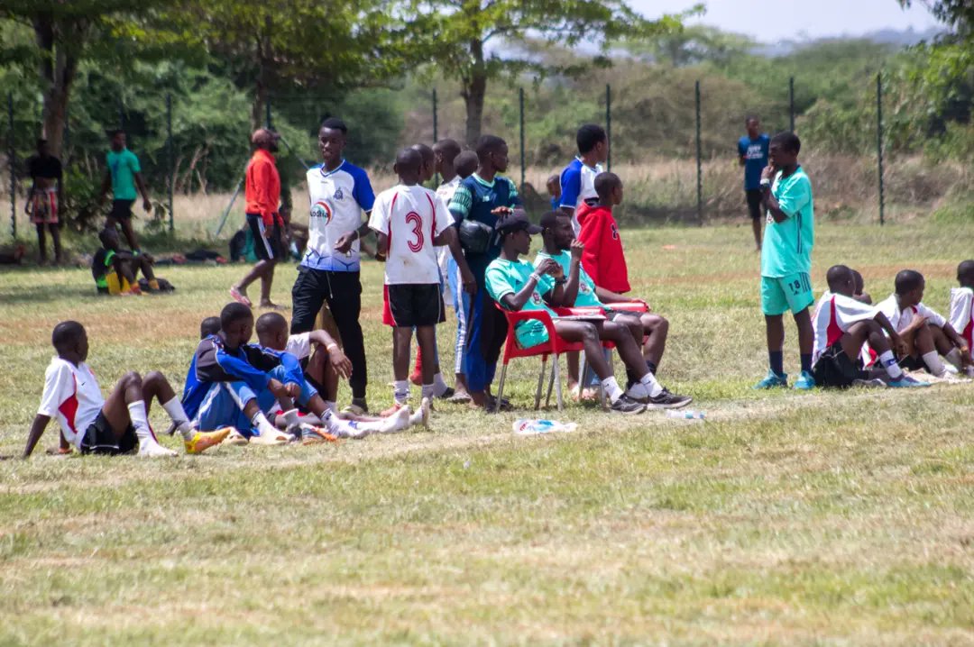 moskisa_tz's tweet photo. On behalf of #MOSKISA🇹🇿⚽ football academy we wish you and your beloved ones all the best in 2023!🎉 

Enjoy some excellent photos from a very competitive East African CHIPKIZI Cup where our team successfully reached quarter-finals 💪🏿👍🏿

#teameurope
#globalgateway
#tanzania
#SDGs https://t.co/5hyiQhc69N