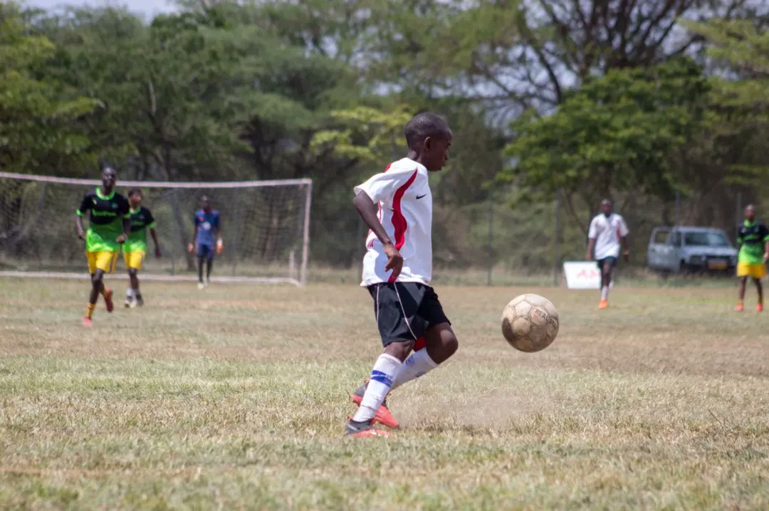 moskisa_tz's tweet photo. On behalf of #MOSKISA🇹🇿⚽ football academy we wish you and your beloved ones all the best in 2023!🎉 

Enjoy some excellent photos from a very competitive East African CHIPKIZI Cup where our team successfully reached quarter-finals 💪🏿👍🏿

#teameurope
#globalgateway
#tanzania
#SDGs https://t.co/5hyiQhc69N
