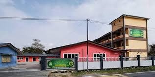 Antxia1's tweet photo. Aku tak pernah jumpa sekolah KAFA seBODOH ni. Ustaz dengan Ustazah dia buat apa? Mana pergi cikgu disiplin? Kenapa perkara buli dalam sekolah tu terus berlaku? Banyak persoalan yang aku nak tanya ni! https://t.co/9PHloOFcKB