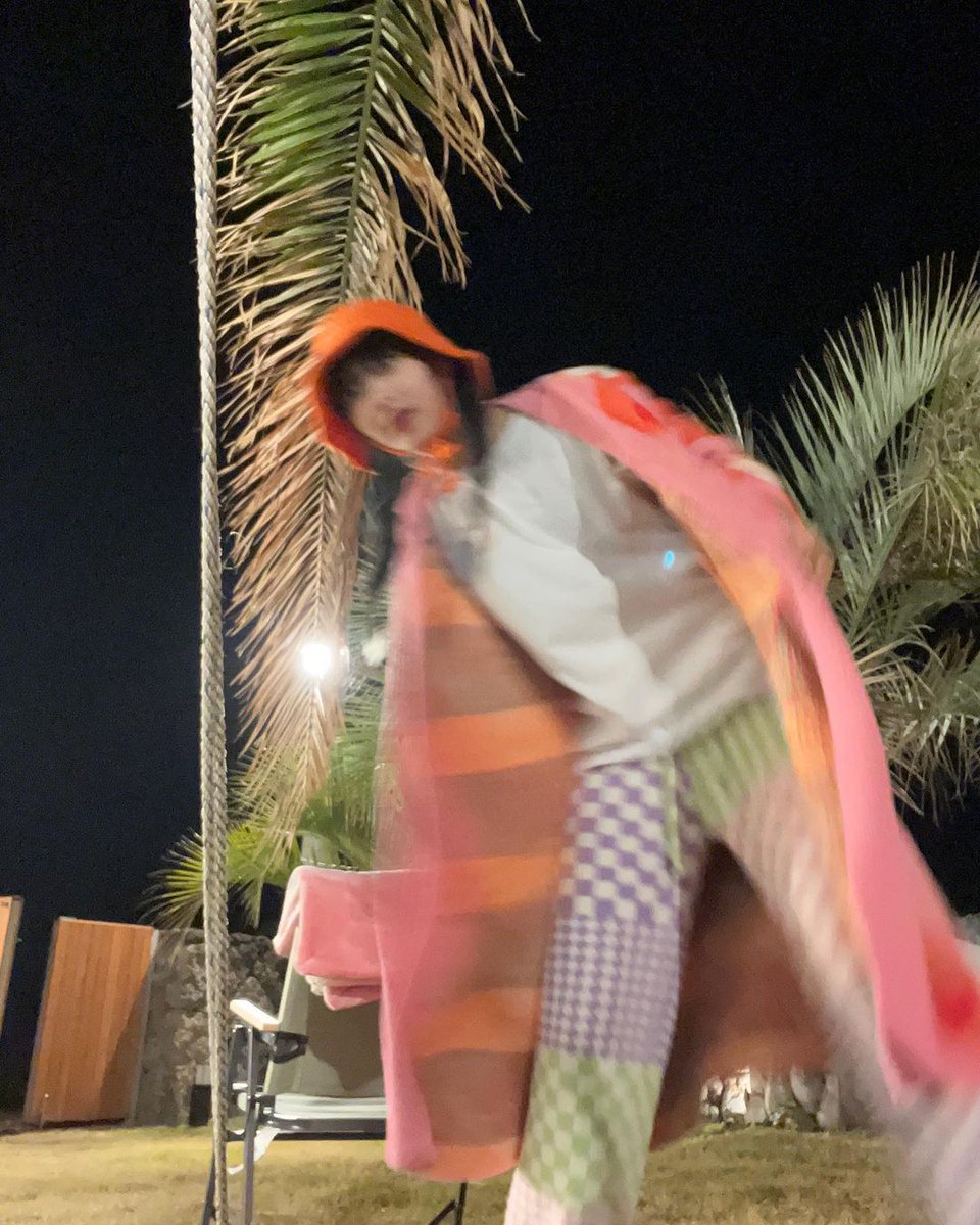 le_sserafim_ita's tweet photo. 🔹️[#EUNCHAE INSTAGRAM UPDATE]•040123

"Perchè? Sembro la persona più divertente sull'isola di Jeju?"

🔗 https://t.co/1SM9monWVF

#LE_SSERAFIM #LE_SSERAFIM_ITALIA #FERNOT https://t.co/uJZPffzHqB