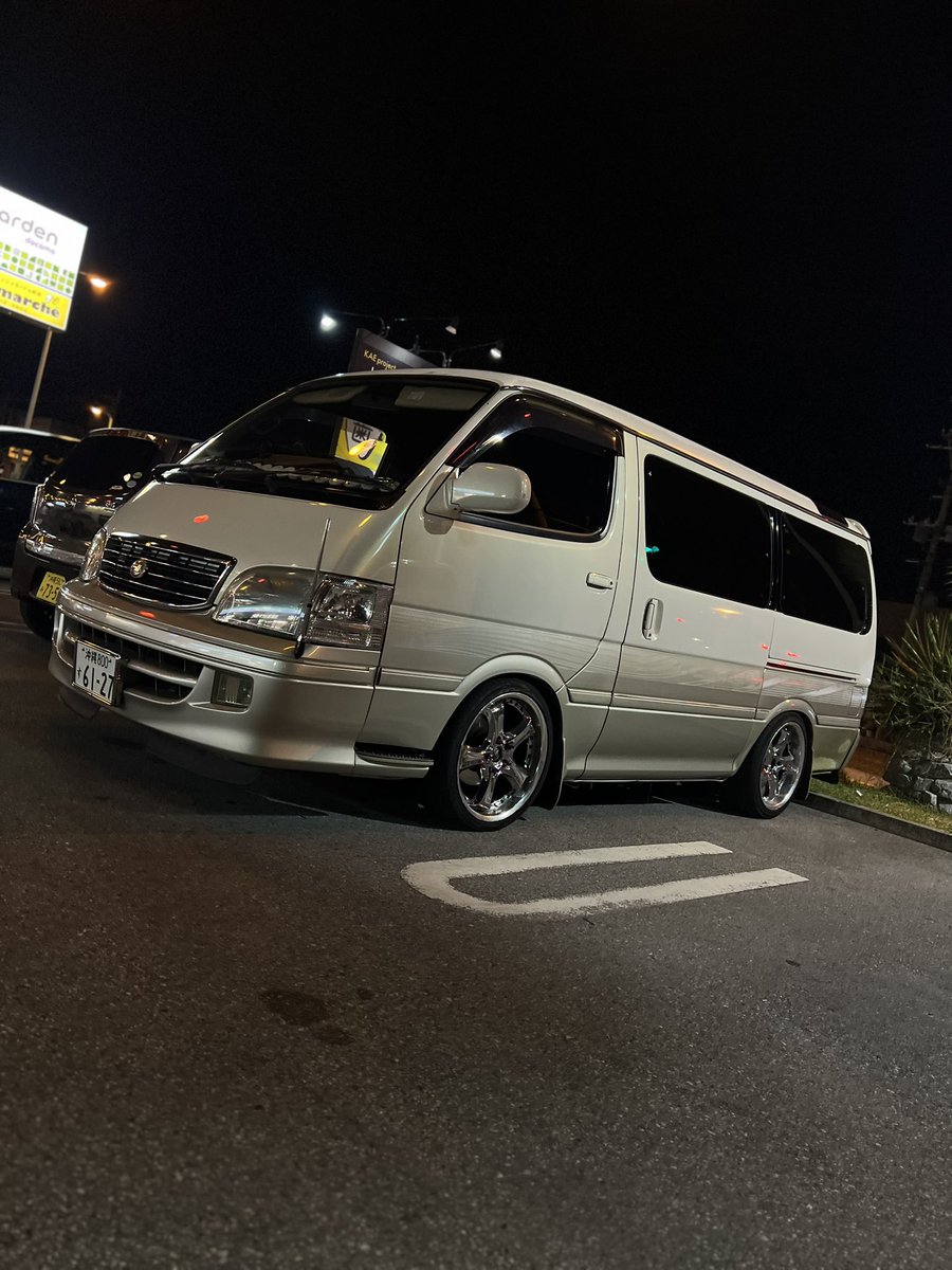 Daaiki8008's tweet photo. プリウスからハイエースに乗り換えました！ https://t.co/M66F6dNjG7