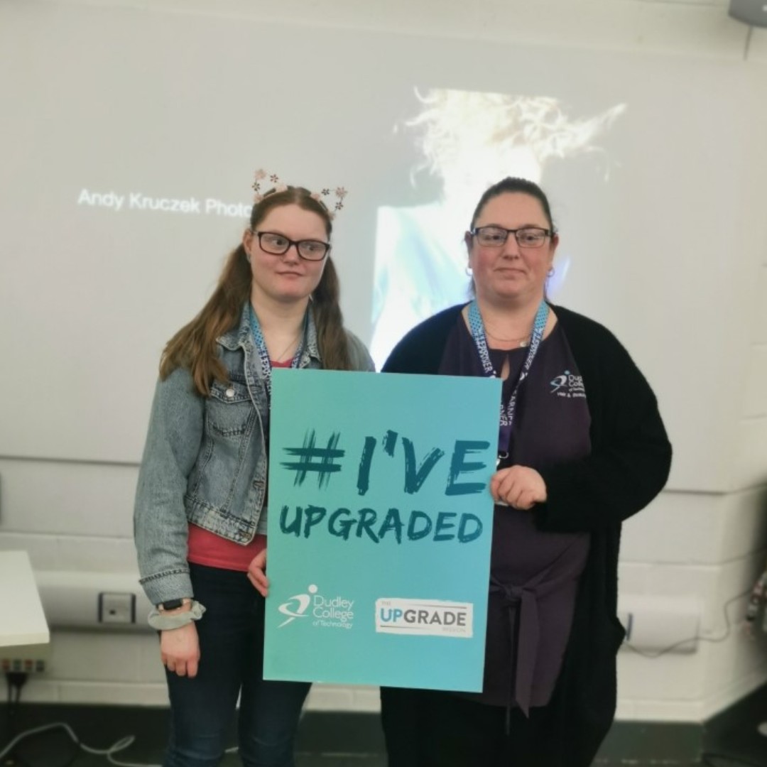 Dudley_College's tweet photo. As a part of Upgrade Week, artist and photographer, Andy Kruczek, spoke to students about his life & work. 📷
We want to thank Andy who has worked for many high-profile clients, including L'oreal & Wella, for sharing his experiences and inspiring our students. 🎨
#UpgradeWeek https://t.co/POkVKTFTOx