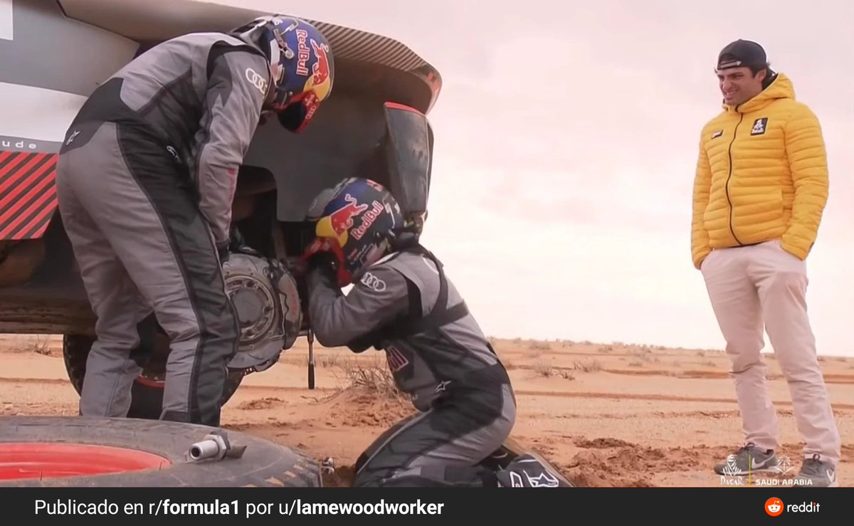 Muy fan de esta foto de ayer. Sainz mirando a su padre como repara el coche.