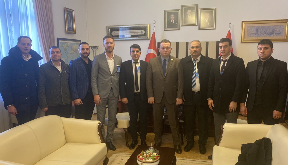 M_Levent_Bulbul's tweet photo. Belediye şirket personeli olarak çalışan zabıta kardeşlerimizi TBMM’de misafir ederek talep ve beklentilerini dinledik. https://t.co/hBD4YhJVlQ