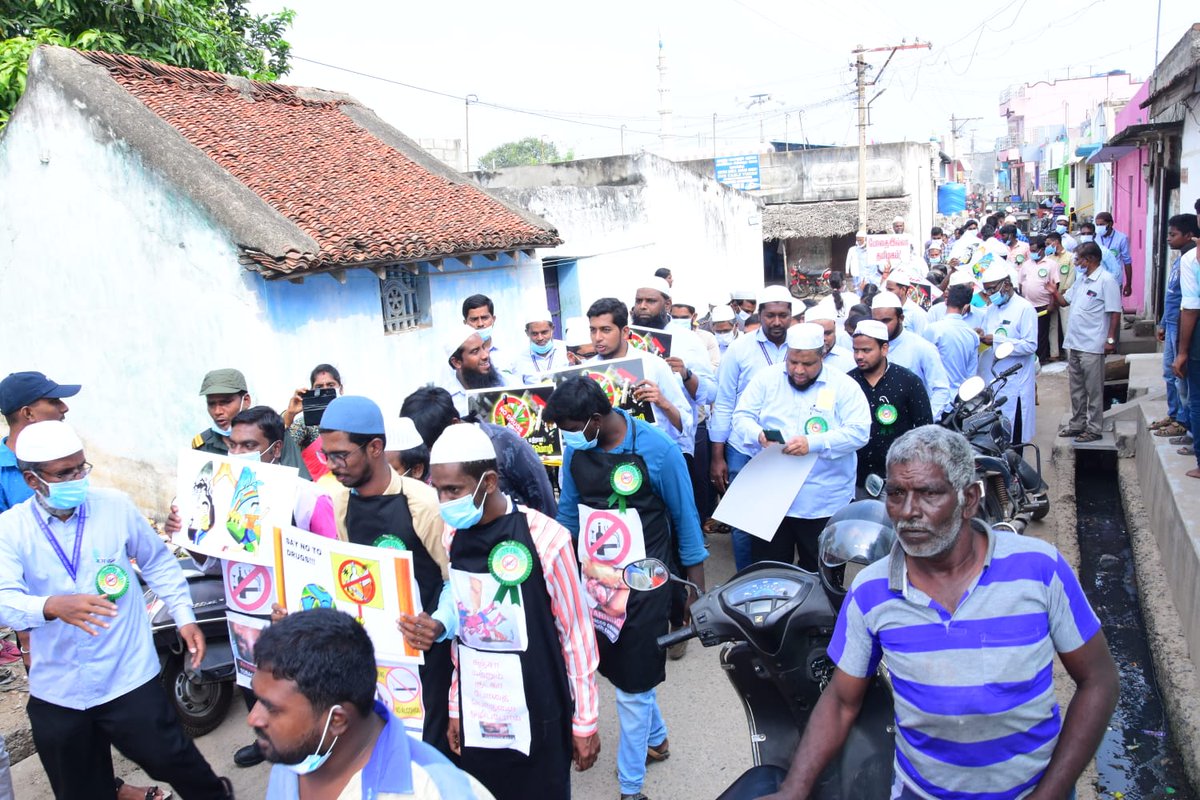Apjfutureindia's tweet photo. *மேல்விஷாரத்தில் மாபெரும் போதை ஒழிப்பு விழிப்புணர்வு பேரணி*
#ApjTrustForFutureIndia #APJTRUST #KH
#Arcot #RanipetDistrict #Melvisharam #arcotmggopinath #AwarenessProgramme 
#NoDrugs #drugsafety #DrugFreeWorld https://t.co/MZIMLn7tpt