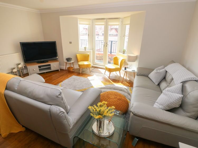 RedhillsAnnie's tweet photo. Have the winter blues? Fancy a luxury break by the sea in Tenby with indoor, pool and sauna? Late availability at a discounted rate. Book here https://t.co/beTx20j2KU https://t.co/M02Lx3LP07