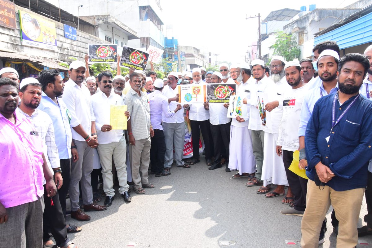 Apjfutureindia's tweet photo. *மேல்விஷாரத்தில் மாபெரும் போதை ஒழிப்பு விழிப்புணர்வு பேரணி*
#ApjTrustForFutureIndia #APJTRUST #KH
#Arcot #RanipetDistrict #Melvisharam #arcotmggopinath #AwarenessProgramme 
#NoDrugs #drugsafety #DrugFreeWorld https://t.co/MZIMLn7tpt