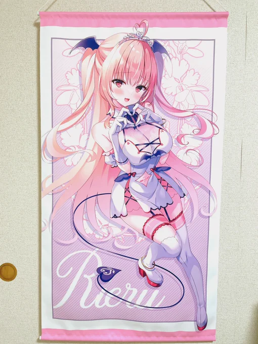 りえるちゃん&死神ちゃんタペは等身大よりは少し小さいですがかなり大きめです! 