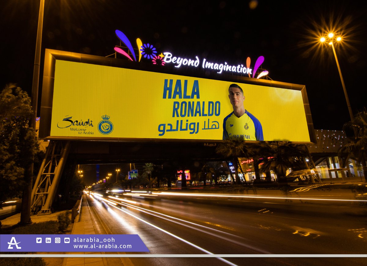 alarabia_ooh's tweet photo. SIIIIIIIIIU!
شاشاتنا ترحب بوصول الدون 🤩
ويا هلا رونالدو 💛💙
#يراها_الجميع
#HalaRonaldo
#CR7𓃵 https://t.co/7UiJbedbfS