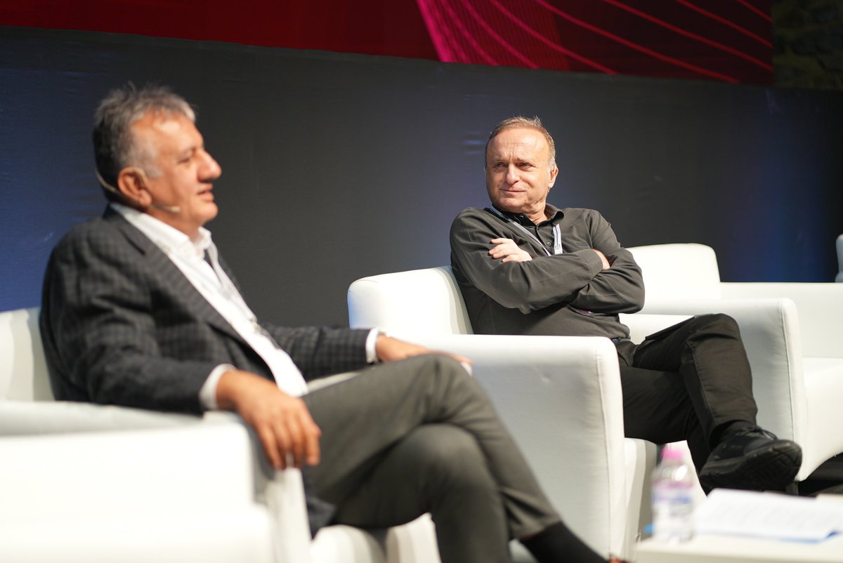 "Metaverse'ün Geleceği için Teknolojik Katman" konulu Firechat'de <a href="/Metaverseunion_/">Metaverse Union</a> Yönetim Kurulu Başkanı <a href="/alphanmanas/">Alphan Manas</a> ve İTÜ ETA Vakfı Yönetim Kurulu Başkanı <a href="/serozeren/">Serhat Özeren</a> bizimleydi. 

#EurasiaBlockchainSummit #EBS2022 #metaverse