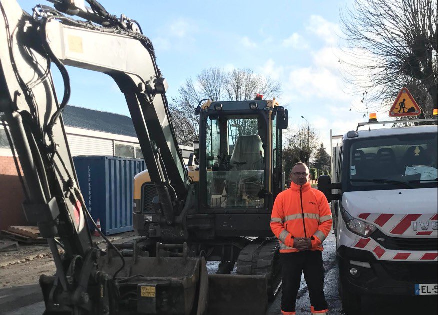 RadioEchoFm's tweet photo. #Emploi | L'entreprise basée à #Mondrepuis recrute un chef d'équipe, un chauffeur de pelle, un canalisateur, un manoeuvre. Chantiers situés dans l'Aisne. Expérience recommandée. CDD qui peuvent déboucher sur CDI. Démarrage en mars. Contactez le 06 75 00 04 06. #BTP #Aisne https://t.co/yQRoirEkl0