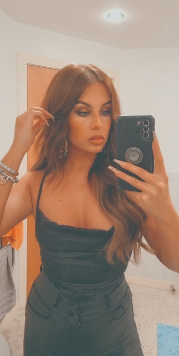 Jenn Moffat. tweet media