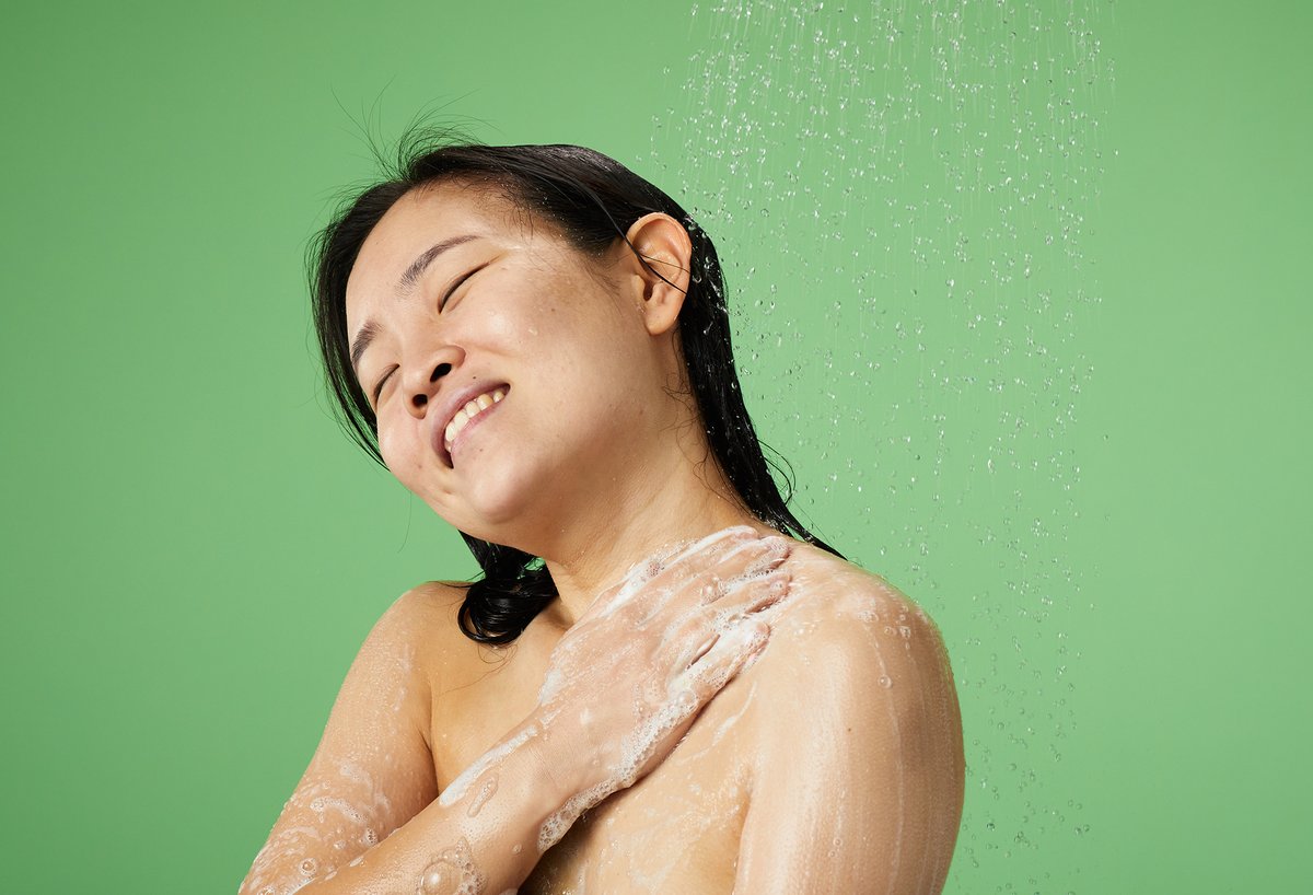 LushLtd's tweet photo. Guess who's back, back again...🥁

You spoke and we heard you! All vegan and launching today exclusively on the Lush app &amp; from 10th Jan Globally online and in Anchor shops...
#LushCommunity

1. Grass shower gel https://t.co/hiWxDpyuFf