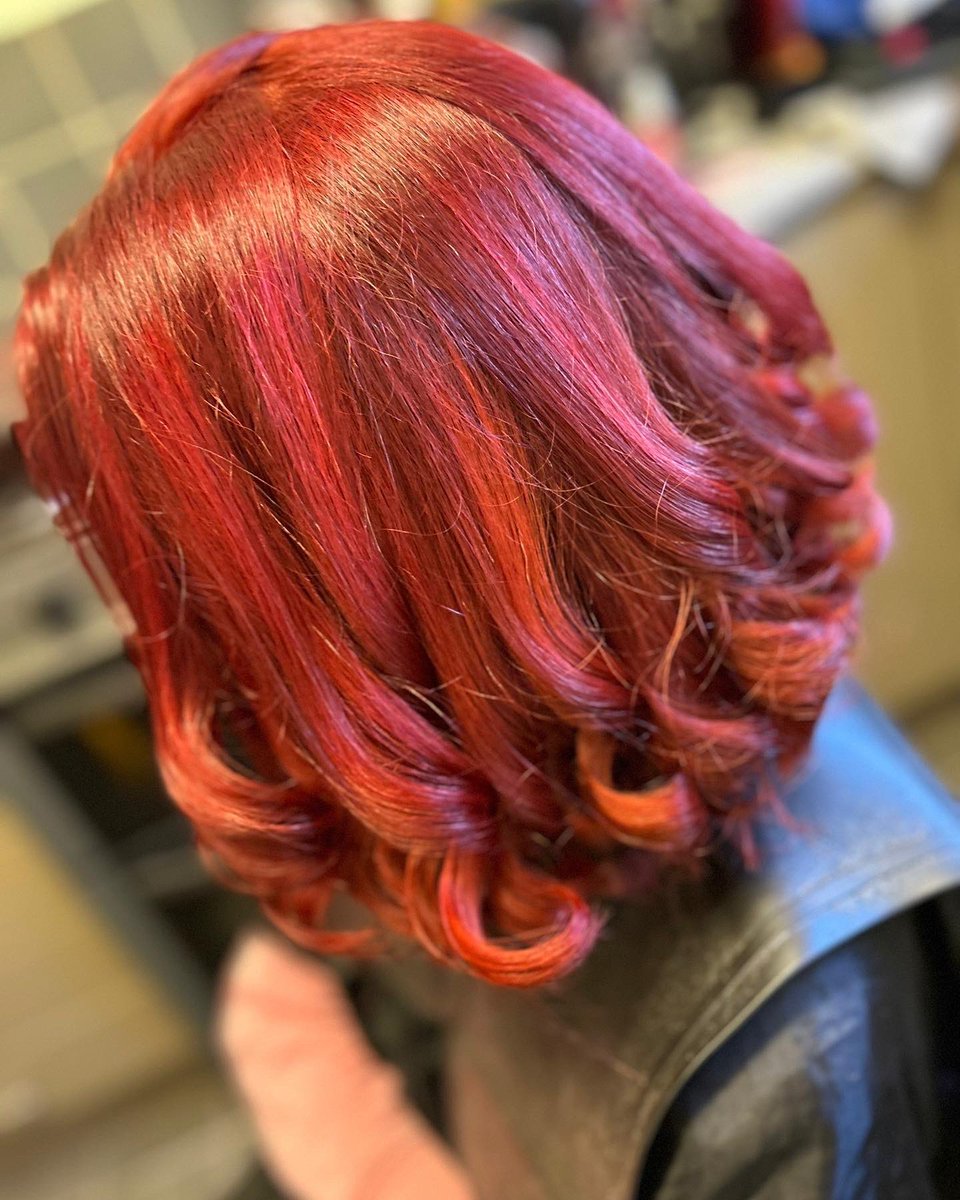 Whoop whoop had my hair done 😍😍😍😍 #thinnedout #deadendsoff #keptthelength #brightred #straightened #personalhairdresser #mobilehairdresser #treatedmyself #lob #every8weeks thanx babes once again i love it 💖💖💖💖 xxx