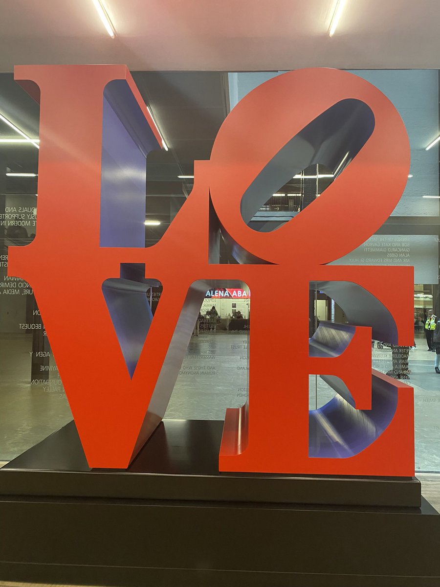 AlikiKapetani's tweet photo. All we need is love !!! Memories from London !!!! #LONDON #tatemodern #LoveIsBlind https://t.co/nXmo9pubaD